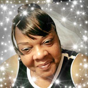 Meet your Posher, Roxanne